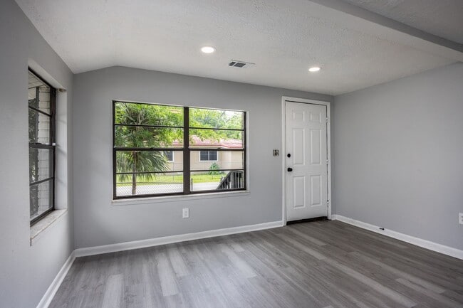 Primary Photo - ? Fully Renovated 3-Bedroom Home in Starke...