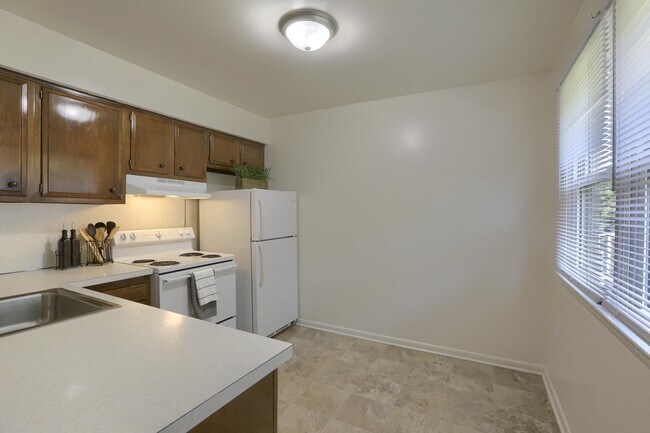Building Photo - York Bonneview Apartments