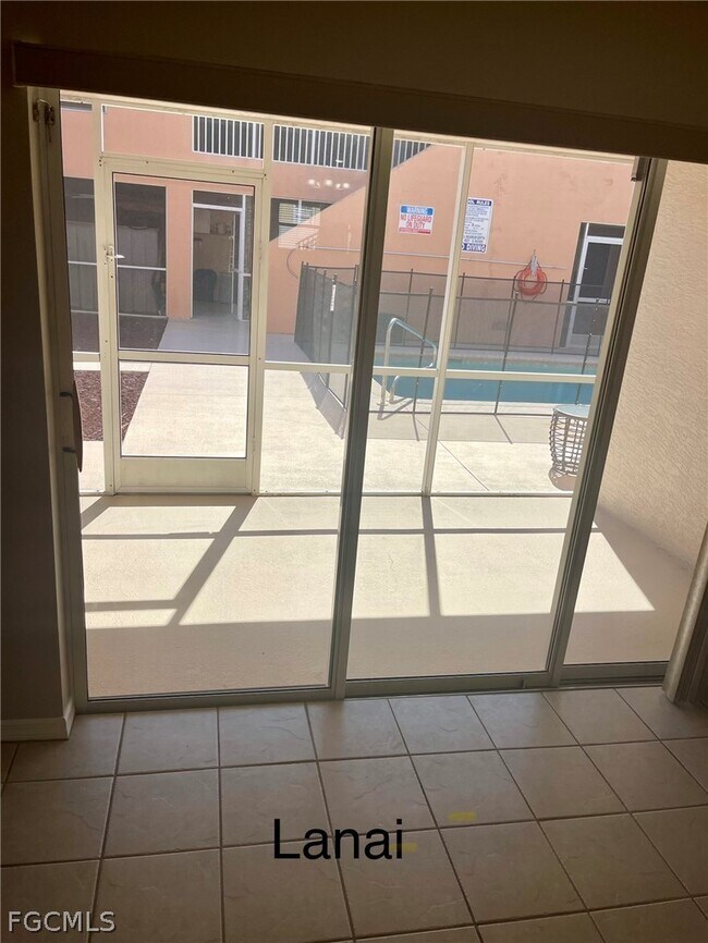 Building Photo - 5334 Chiquita Blvd S