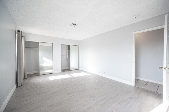 Building Photo - 2247 Heavenly View Dr