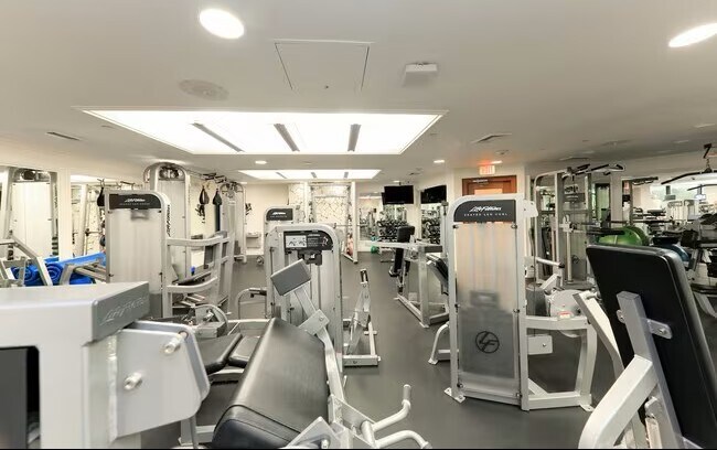 Fitness center - 1111 Crandon Blvd