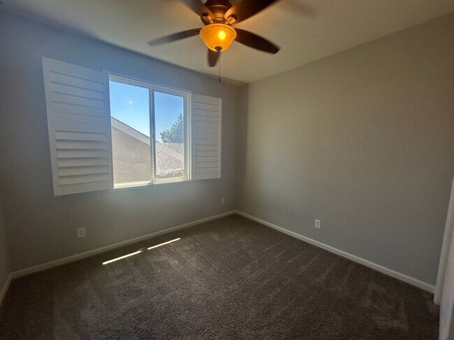 Building Photo - 5801 Eisenhower Dr