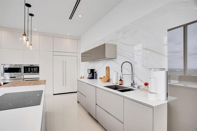 Building Photo - 3301 NE 1st Ave