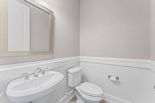 Building Photo - 10811 Gates Randal Ct