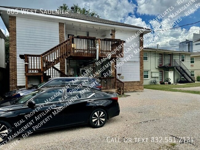 Building Photo - 605 West Saulnier-4