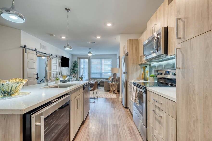 Primary Photo - Infinity at the Rim