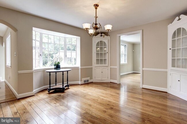 Building Photo - 5013 Brookdale Rd