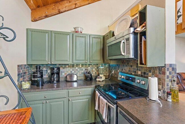 Building Photo - 1605 US-1