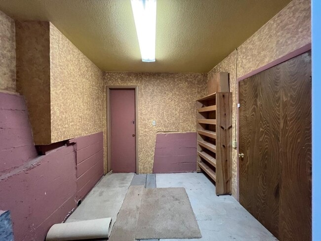 Building Photo - 3833 Brookdale Blvd