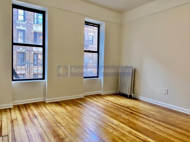 Primary Photo - 209 W 108th St
