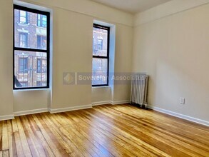 Building Photo - 209 W 108th St