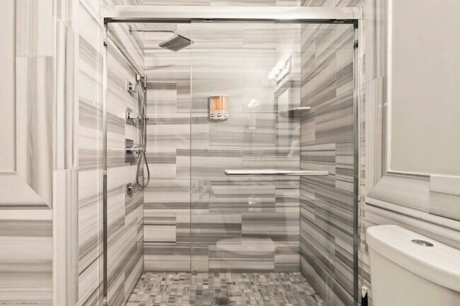 Building Photo - 1421 N 5th St