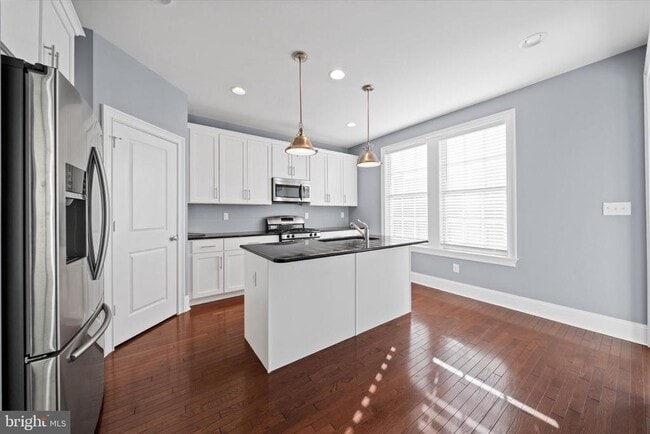 Building Photo - 519 Wheelmen St