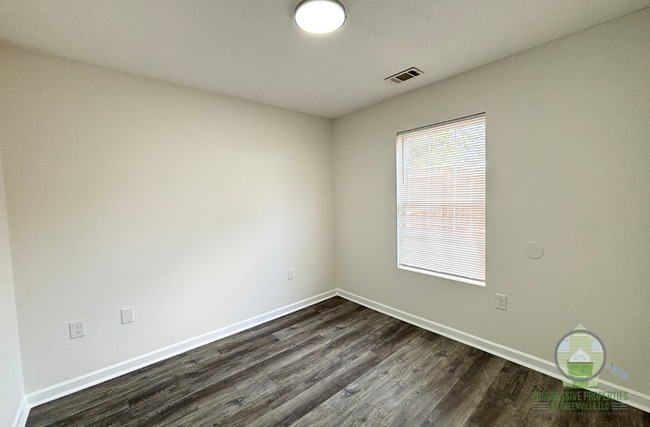 Building Photo - 522 Mcneely Cir