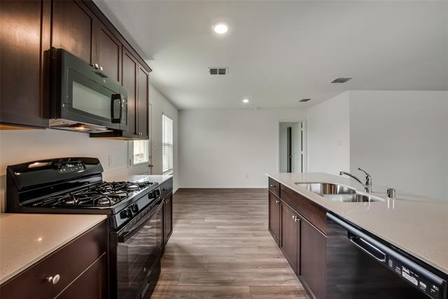 Building Photo - 8445 Fawn Creek Dr