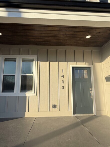 Building Photo - 1413 Woodbine Ave