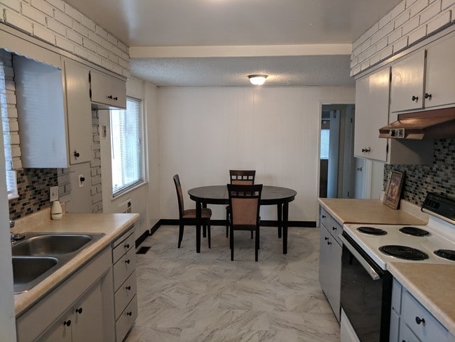 Building Photo - 2518 Knox Ave