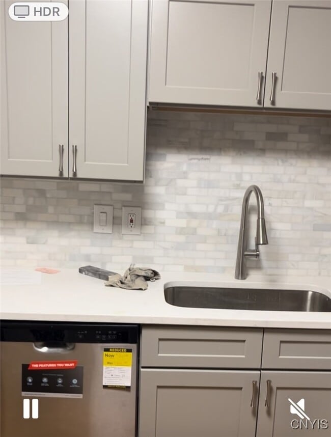 Building Photo - 2018 James St