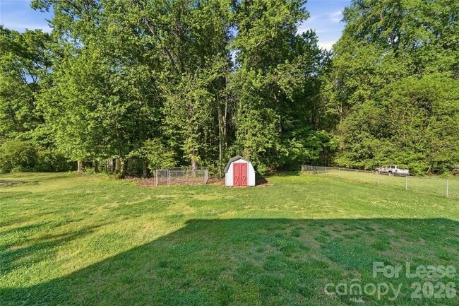 Building Photo - 319 Deep Forest Ct