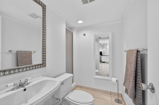 Building Photo - 1050 SE 15th St