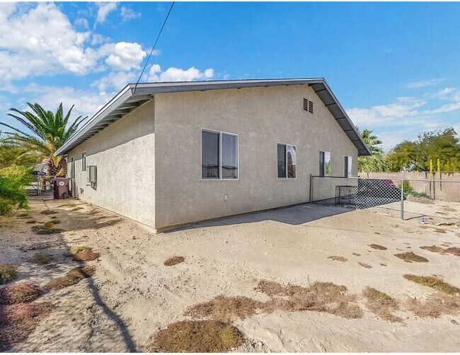 Building Photo - 6673 Split Rock Ave