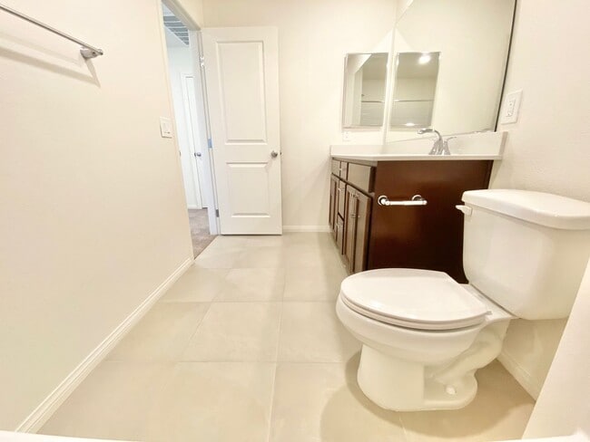 Building Photo - STUNNING BRAND NEW 3 BEDROOMS 2.5 BATHROOMS TWO STORY TOWNHOUSE WITH 2 CAR GARAGE