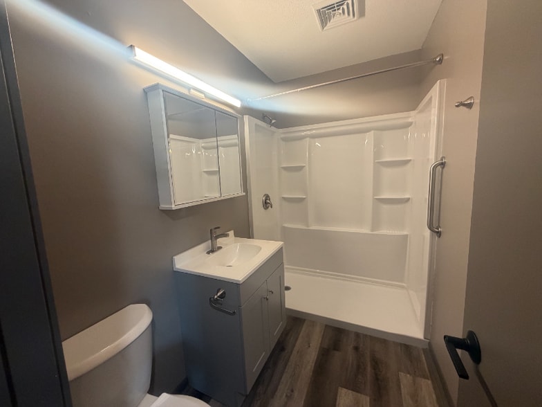 Building Photo - 637 S 3rd St