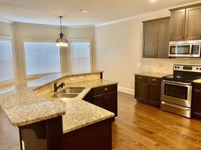Building Photo - 8758 Crenshaw Dr