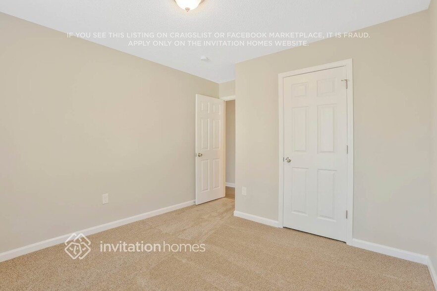 Building Photo - 3834 Deercreek Dr