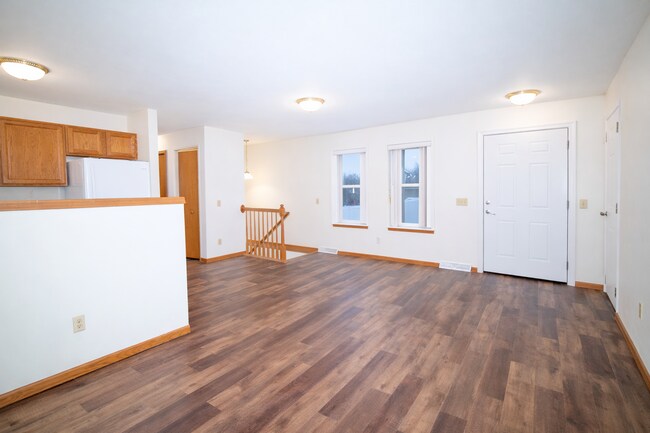 Building Photo - Moline Duplex