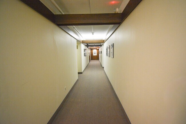 Building Photo - Furnished Unit STEPS FROM THE MAYO CLINIC FACILITIES Rochester Towers Condo For Rent!