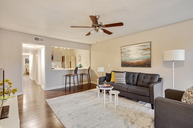 Building Photo - 3531 Gillham Rd