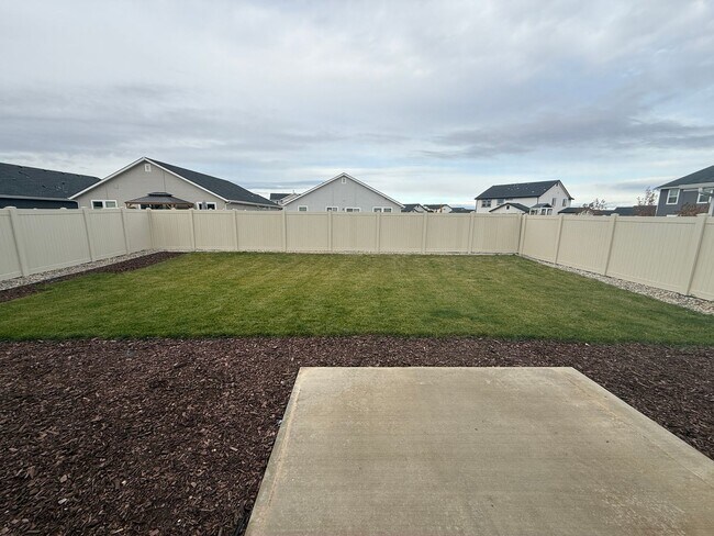 Building Photo - 10336 Rockaway Ridge St