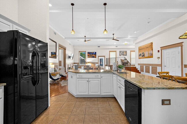 Building Photo - 92 Washington St