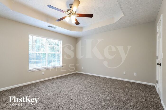 Building Photo - 5835 Shadewater Dr