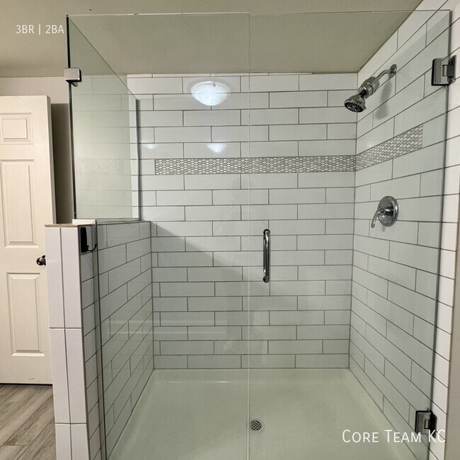 Building Photo - 920 Ward Pkwy