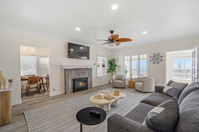 Building Photo - 3424 Carlsbad Blvd