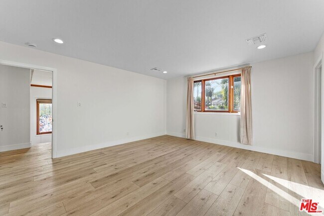 Building Photo - 15123 Greenleaf St