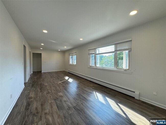 Building Photo - 1432 13th St