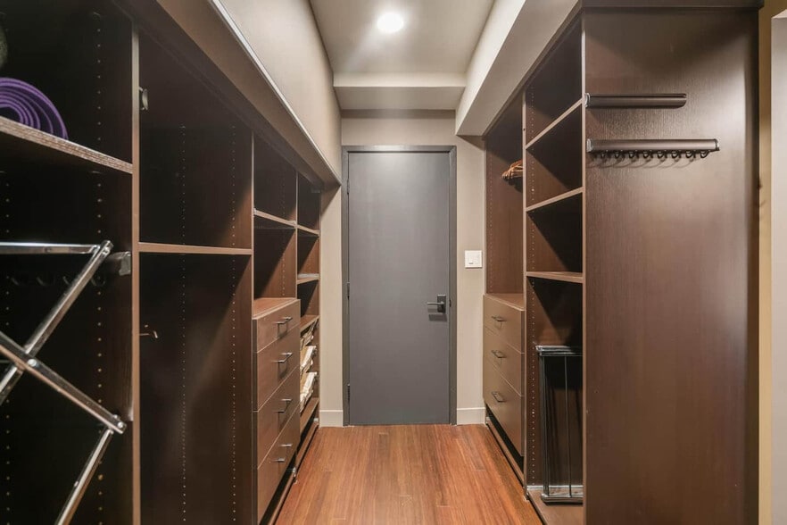 Building Photo - 22 Gravatt Dr
