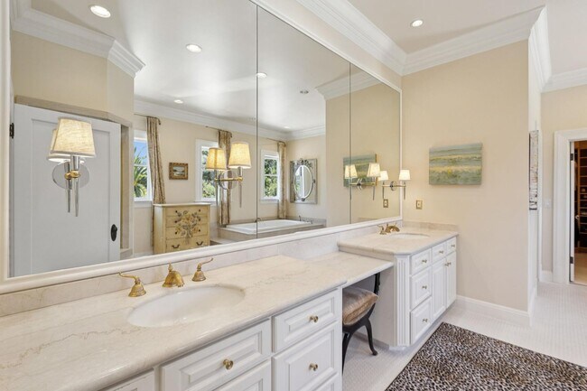 Building Photo - Luxury Exclusive Home for Lease