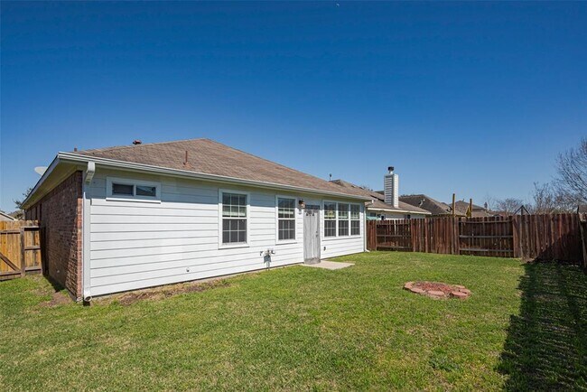 Building Photo - 5906 Yaupon Ridge Dr