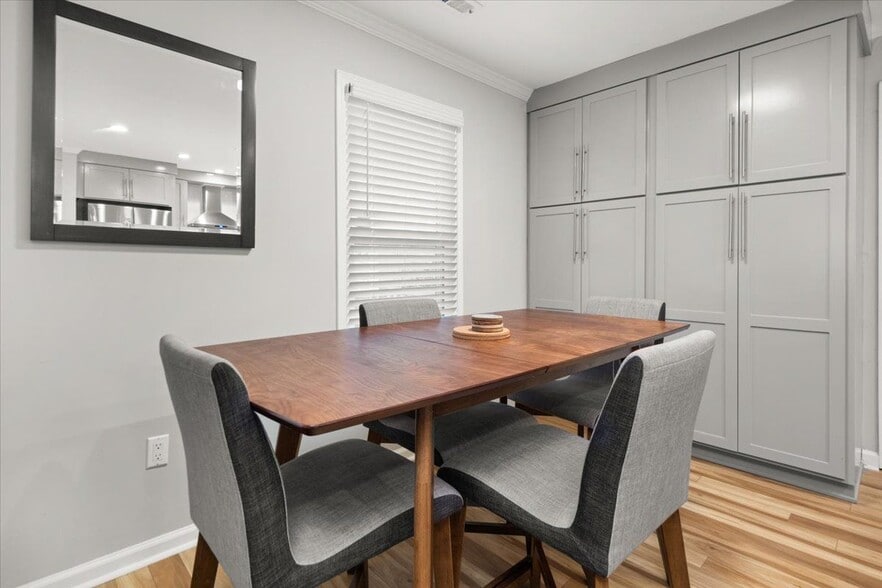 Building Photo - 65 Howell St SE