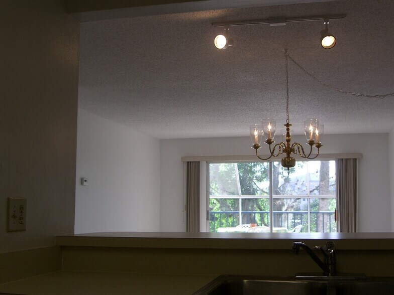 Building Photo - 5537 Sea Forest Dr