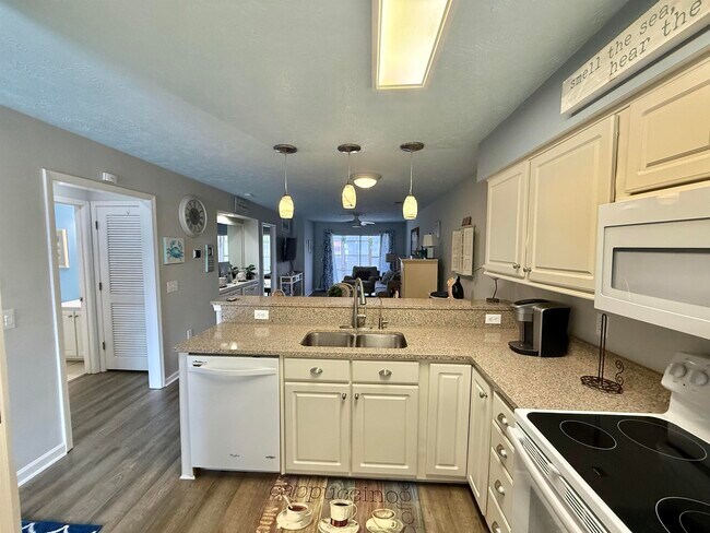 Building Photo - 676 Waterway Village Blvd