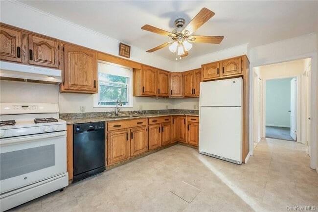 Building Photo - 440 Columbus Ave