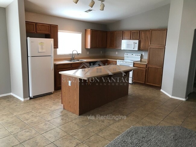 Building Photo - 14027 N 178th Ave