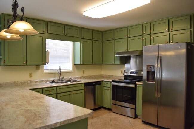 Building Photo - Three Bedroom Two Bath outside Eglin Gates