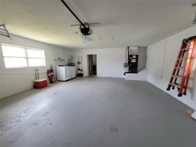 Building Photo - 2805 13th St