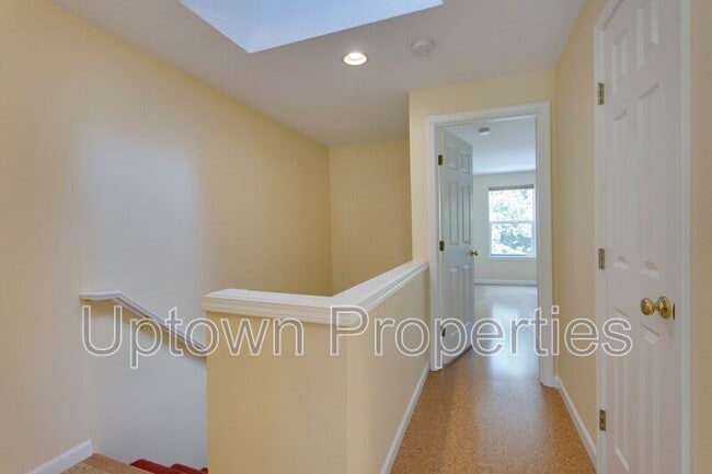 Building Photo - 3706 SW Troy St